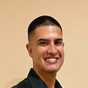 Lucas, especialista em seguros para empresas