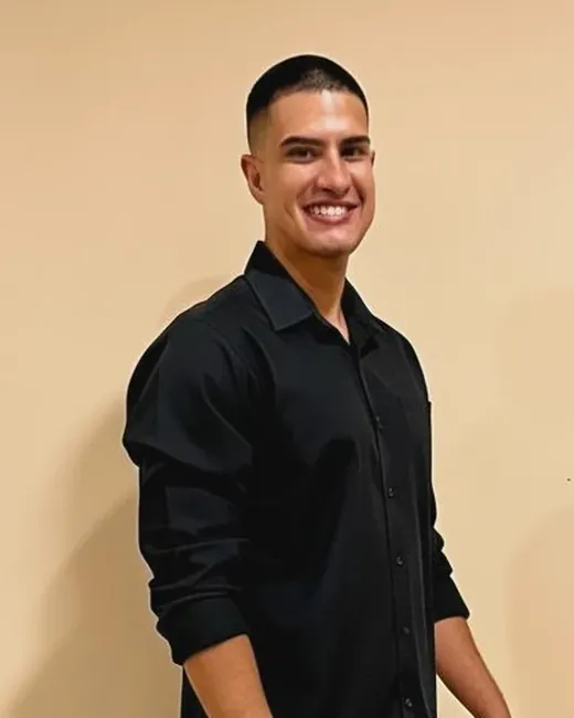 Lucas, especialista em seguros para empresas na Costa Ferrê